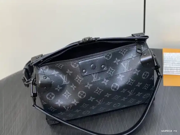 WIS East LOUIS VUITTON West-29*17.5*10CM Trunk Soul 0705